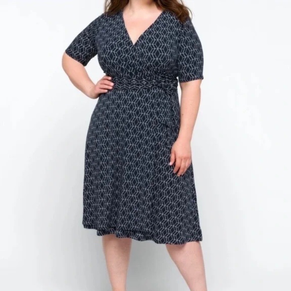 41 Hawthorn Kaitlyn Plus size Wrap Dress Navy Geometric Print SZ 2X